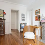 Bright Apt With Balcony In The Heart Of Paris