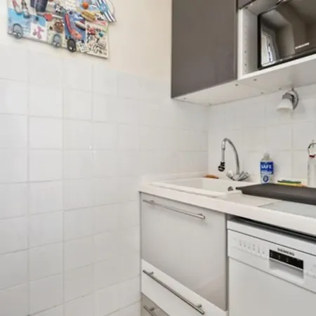 Bright With Balcony In The Heart Of Appartamento