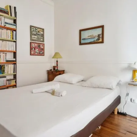 Bright With Balcony In The Heart Of Appartamento *