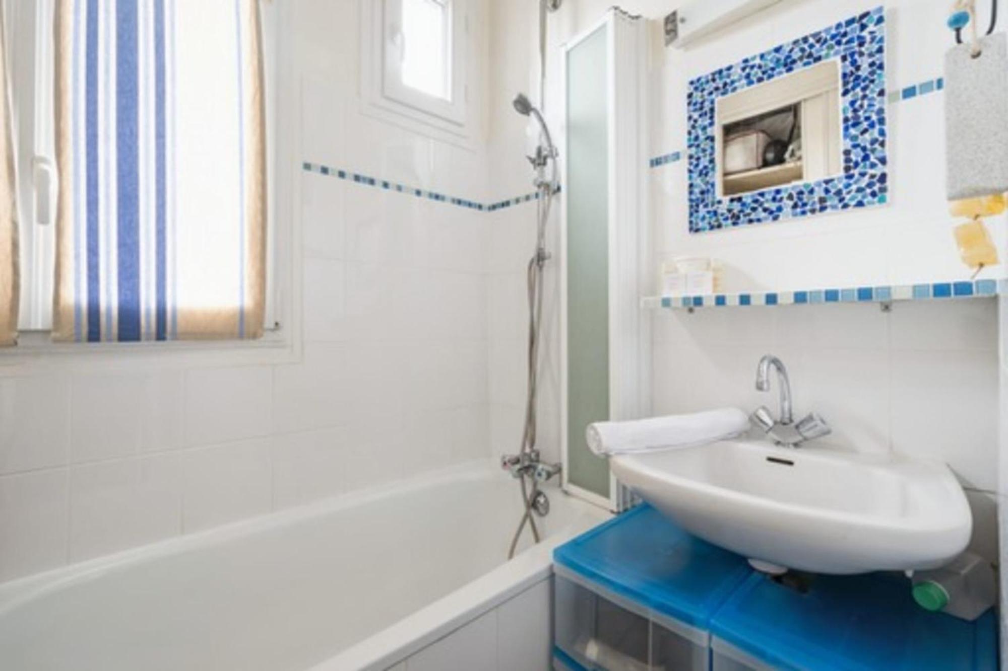 Appartamento Bright With Balcony In The Heart Of Parigi